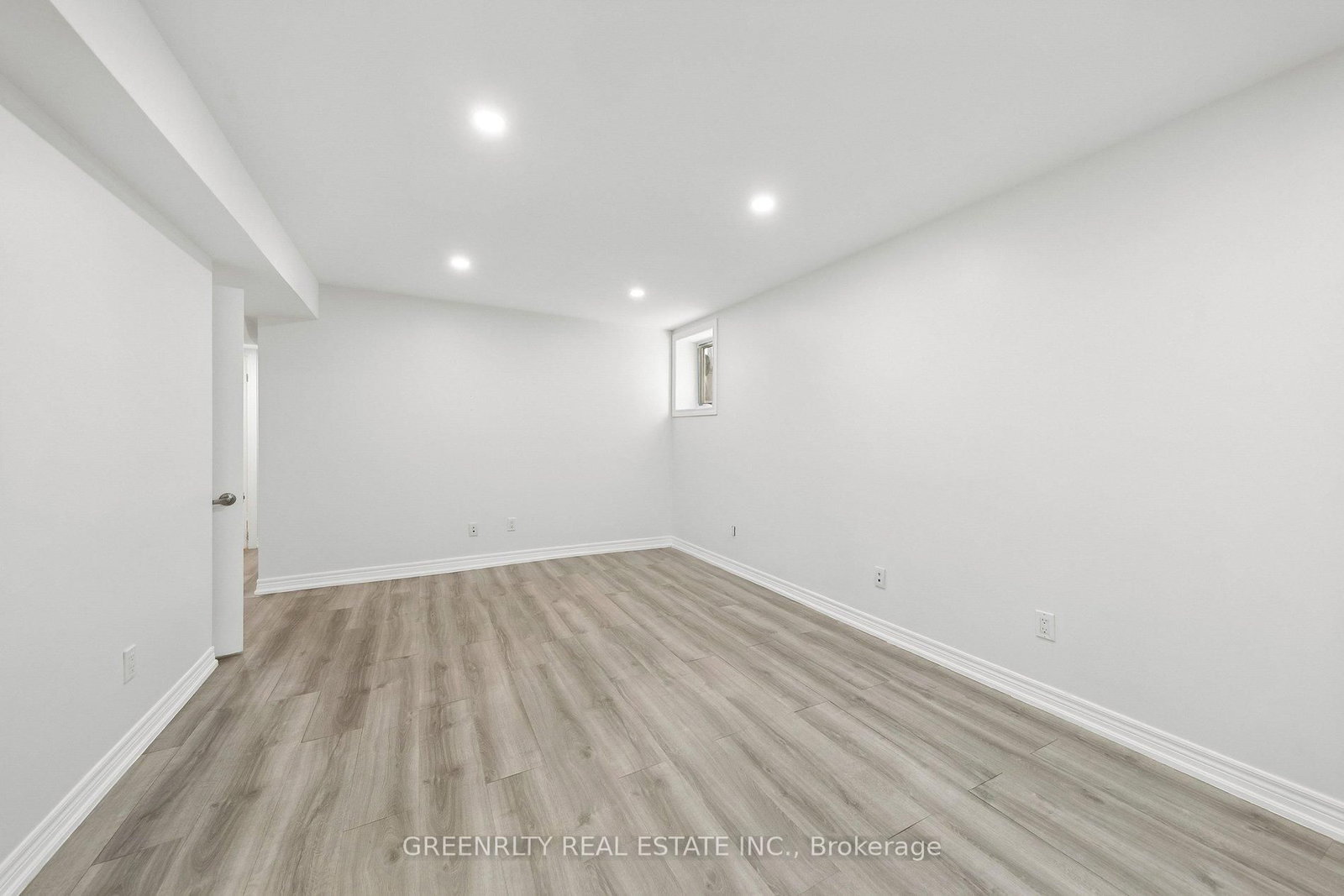 124 Harbourtown Crescent, Unit Basement - Photo 14
