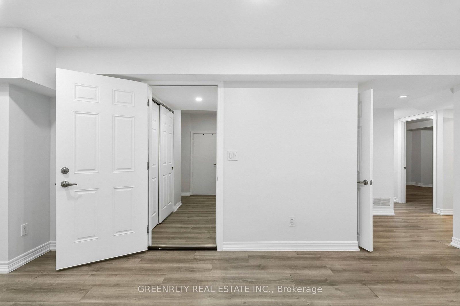 124 Harbourtown Crescent, Unit Basement - Photo 16