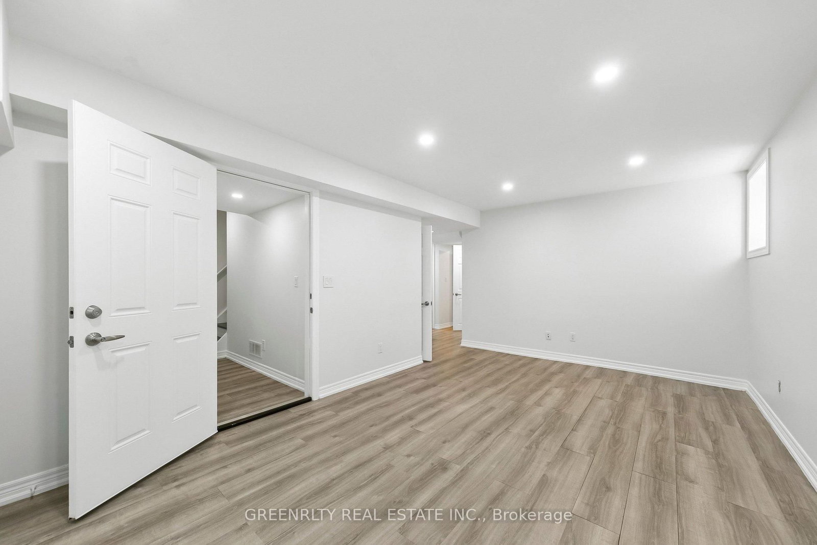 124 Harbourtown Crescent, Unit Basement - Photo 18