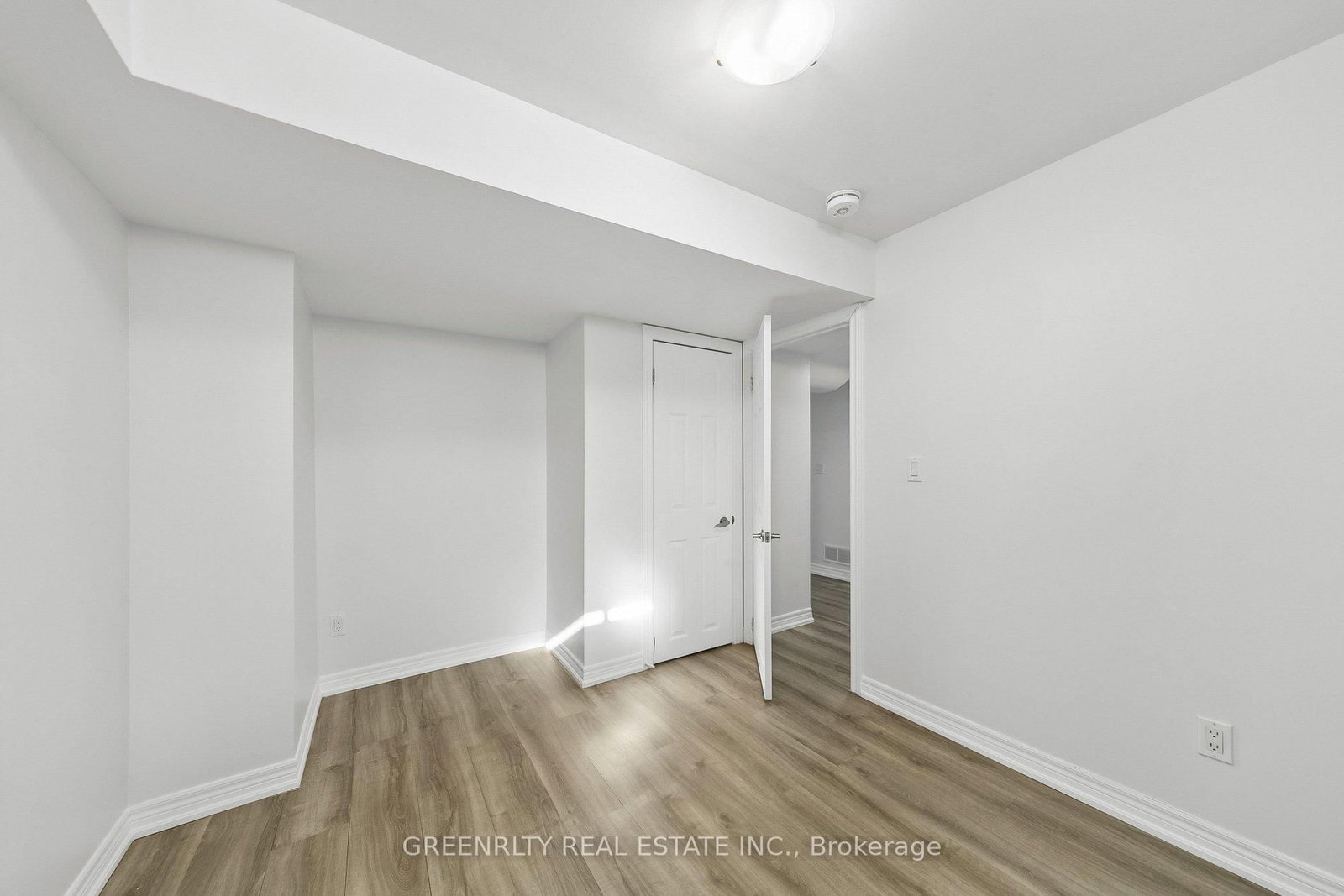 124 Harbourtown Crescent, Unit Basement - Photo 32