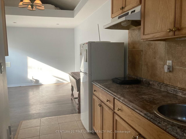 (Grdn) - 400 Nairn Avenue