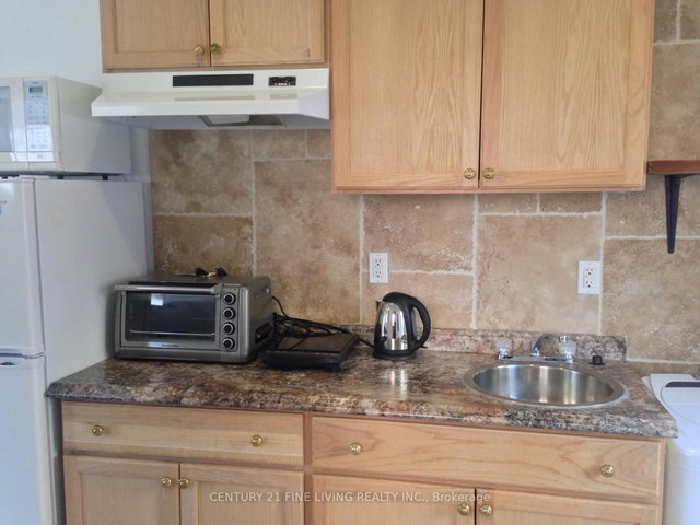 (Grdn) - 400 Nairn Avenue