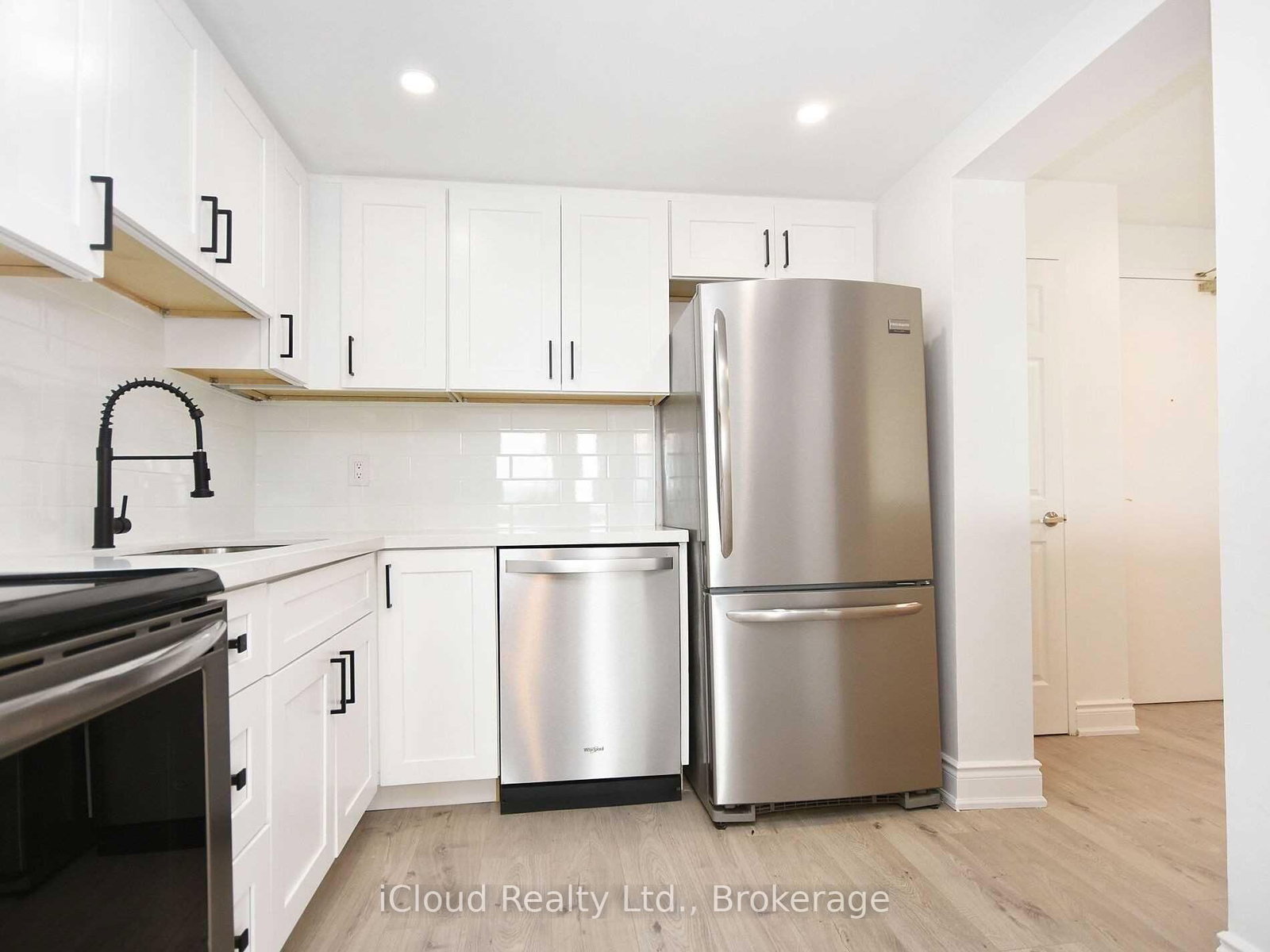 155 Hillcrest Avenue, Unit 406 - Photo 14