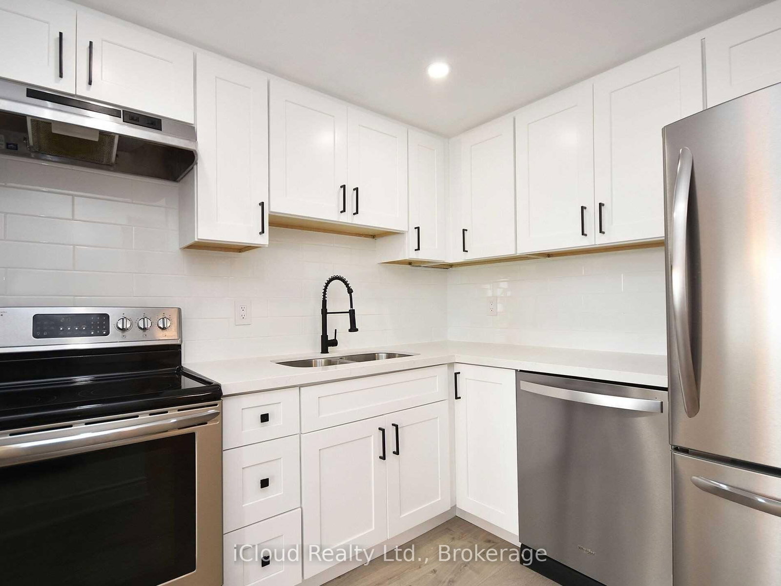 155 Hillcrest Avenue, Unit 406 - Photo 15