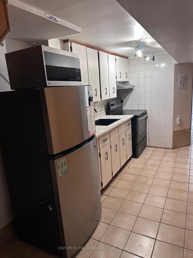 Lower - 400 Nairn Ave, Toronto, M6E 4J3 | Image 3