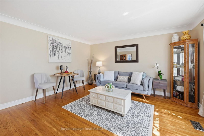 1131 Stanley Dr, Burlington, L7P 2K6 | Image 2