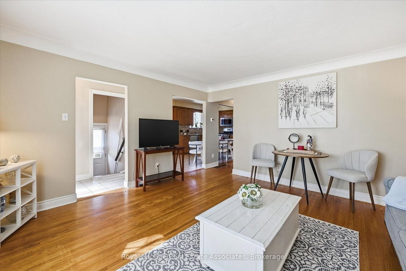 1131 Stanley Dr, Burlington, L7P 2K6 | Image 3