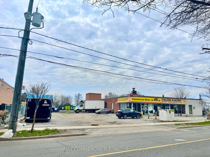 33 Eddystone Ave photo 1
