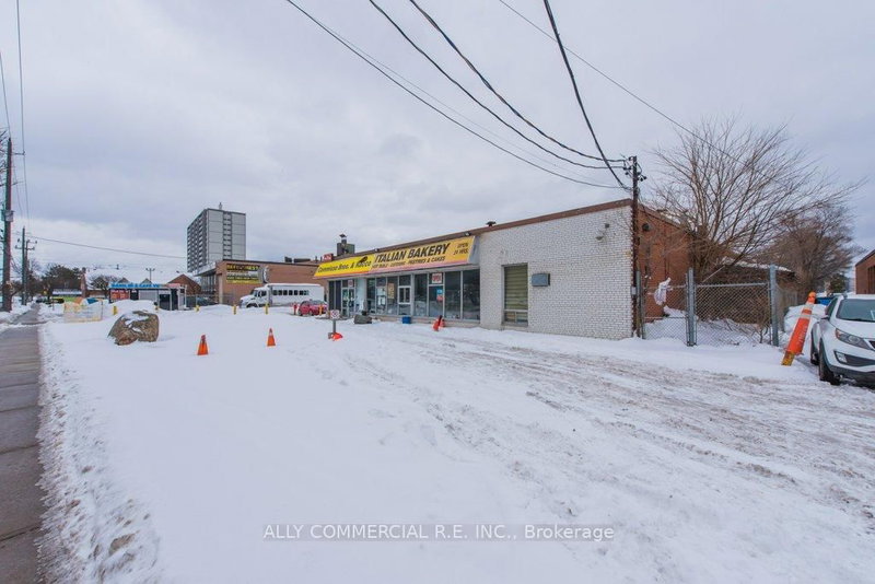 33 Eddystone Ave, Toronto, M3N 1H5 | Image 2