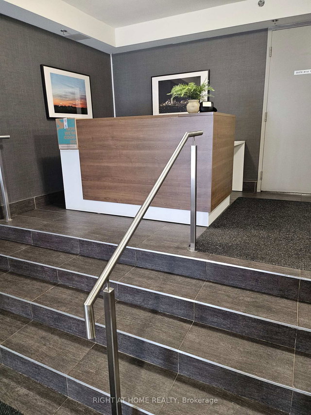 1306 - 815 LANSDOWNE Avenue