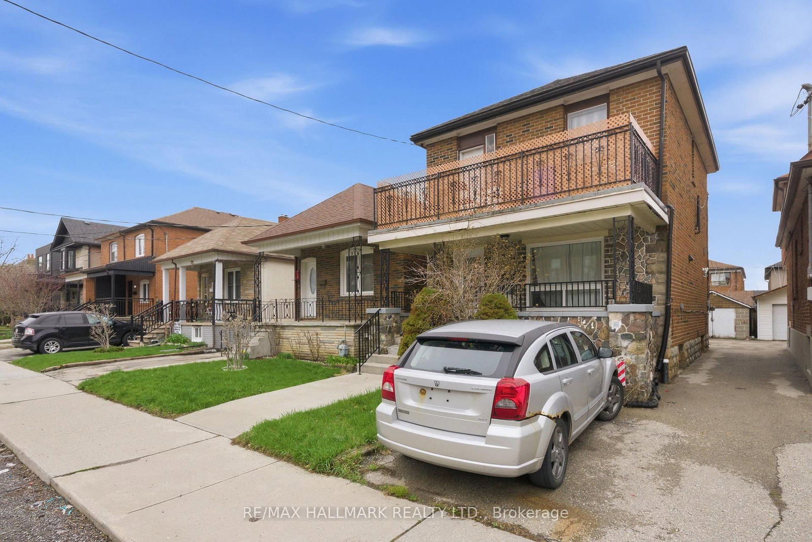 196 Livingstone Avenue - Photo 2