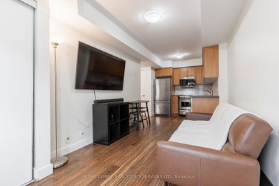 4975 Southampton Mississauga,ON L5M 8E1 — Photo 11