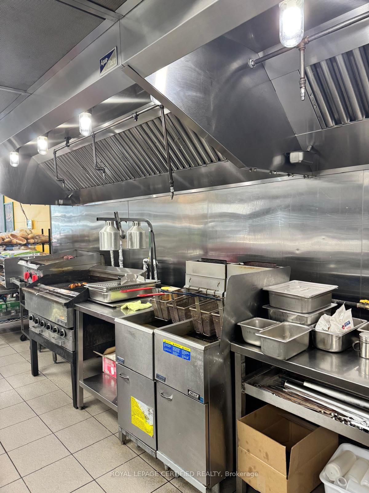 1178 The Queensway - Photo 10