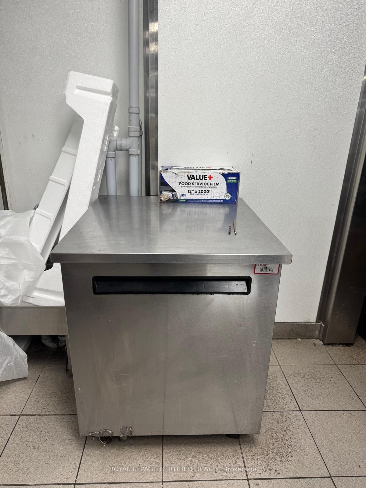 1178 The Queensway - Photo 4