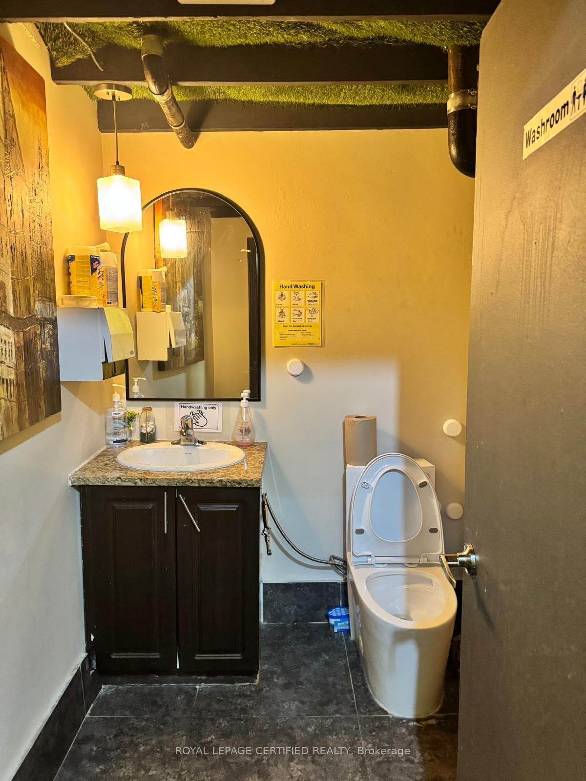 1178 The Queensway - Photo 7