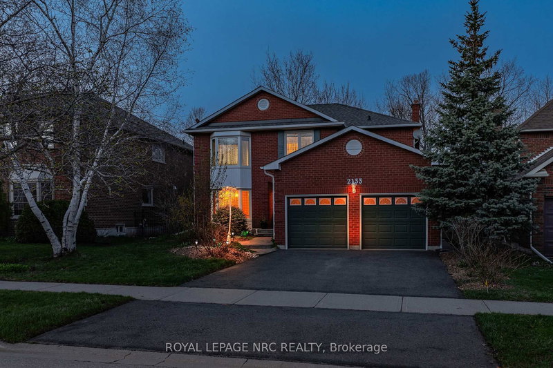 2133 Grand Blvd, Oakville, Ontario