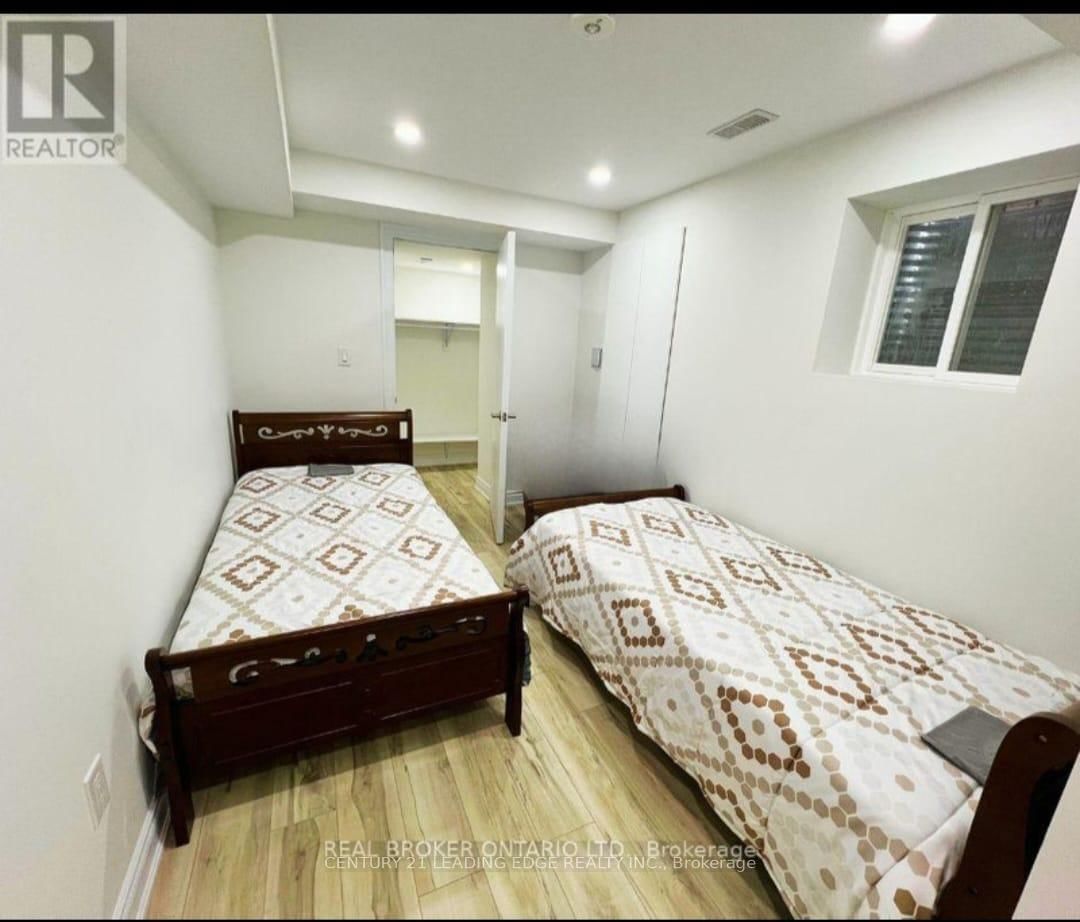 70 Campwood Crescent - Photo 9