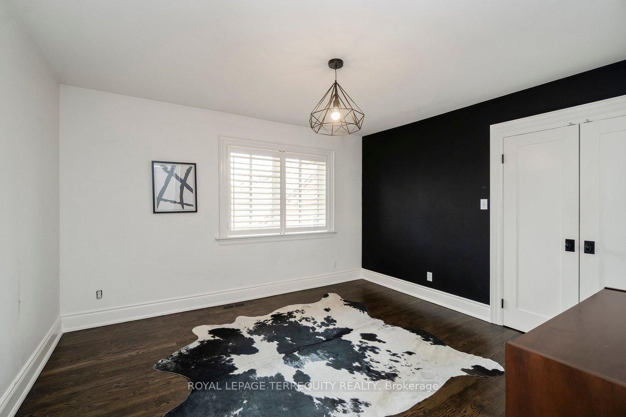 Detached House for sale at 94 Kingsway Crescent, Toronto, Ontario, M8X 2R9 - Kingsway South - MLS: W13024008