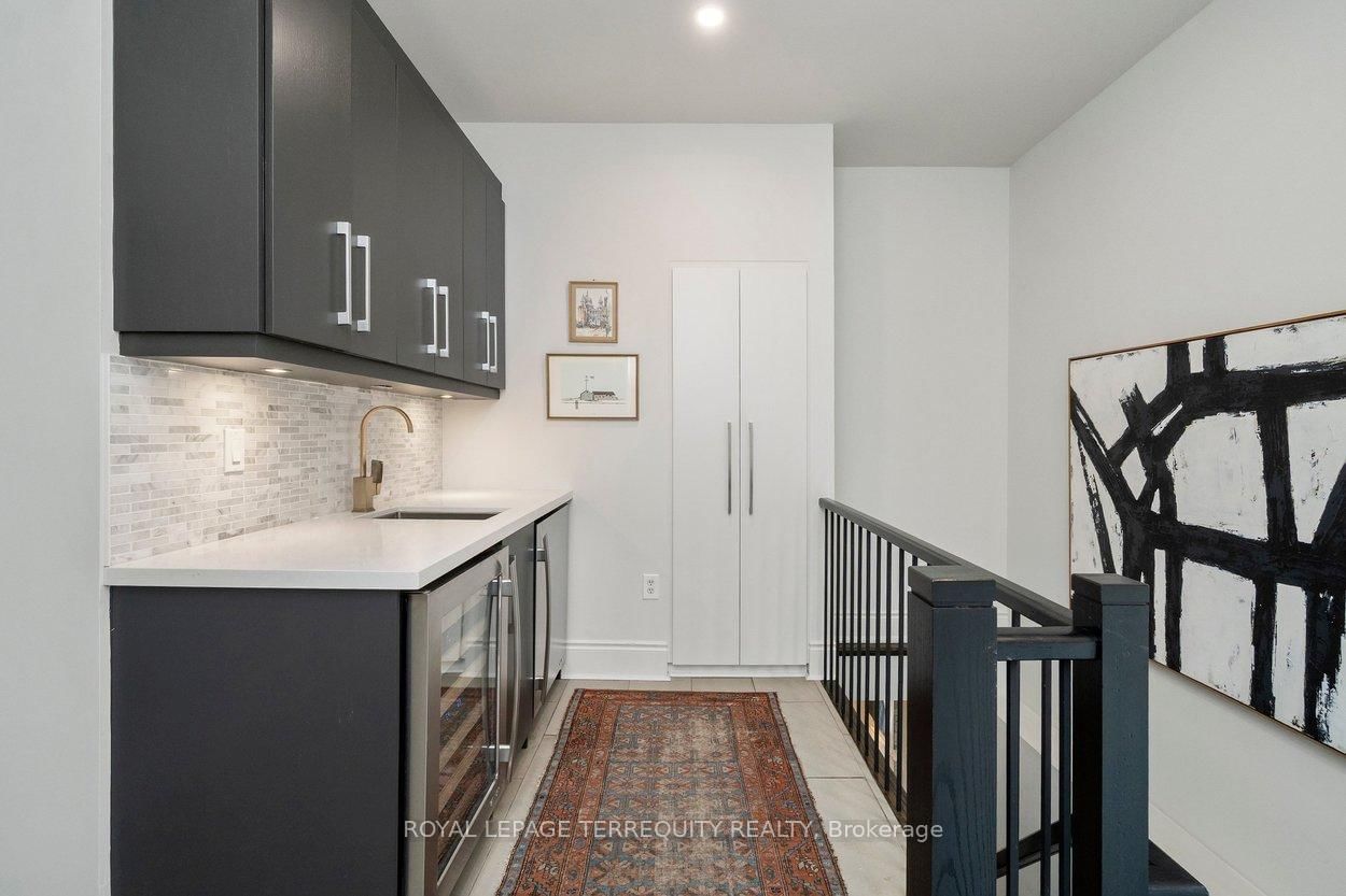 Detached House for sale at 94 Kingsway Crescent, Toronto, Ontario, M8X 2R9 - Kingsway South - MLS: W13024008