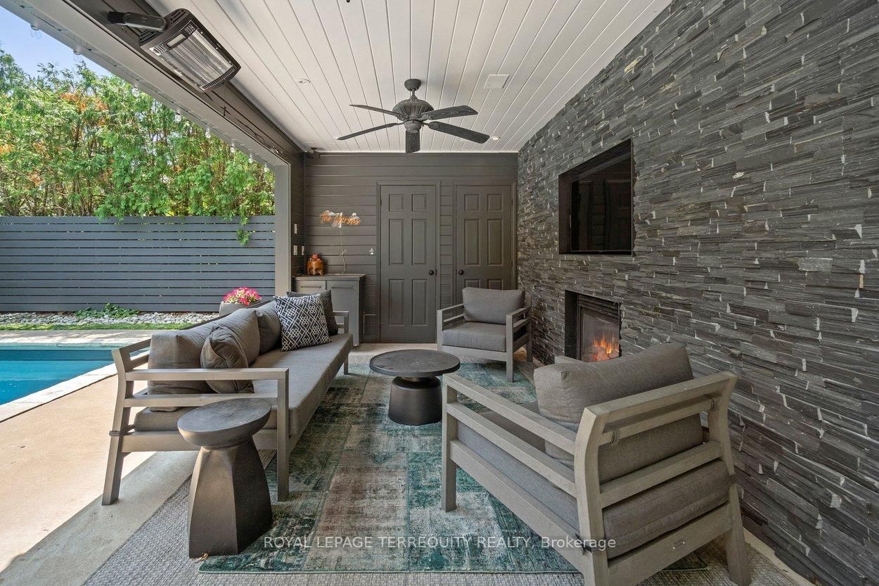 Detached House for sale at 94 Kingsway Crescent, Toronto, Ontario, M8X 2R9 - Kingsway South - MLS: W13024008