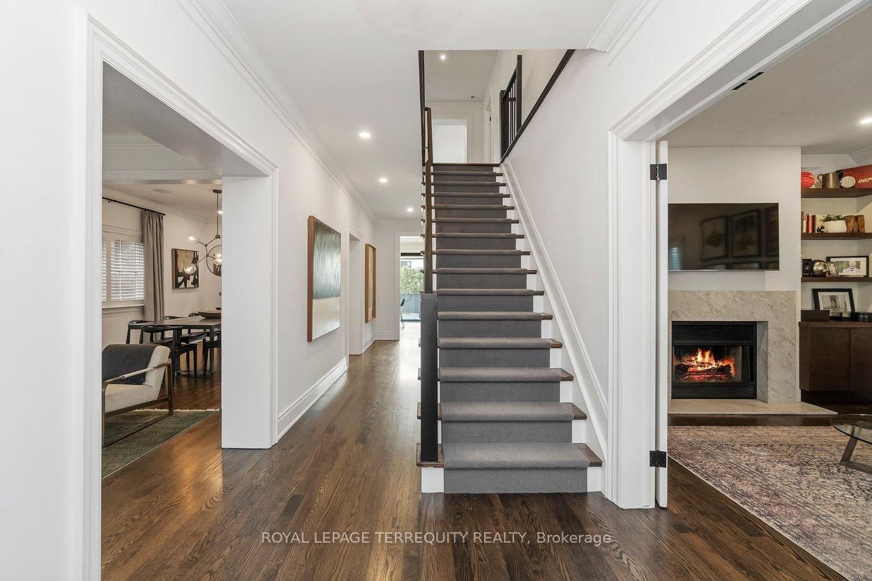 Detached House for sale at 94 Kingsway Crescent, Toronto, Ontario, M8X 2R9 - Kingsway South - MLS: W13024008