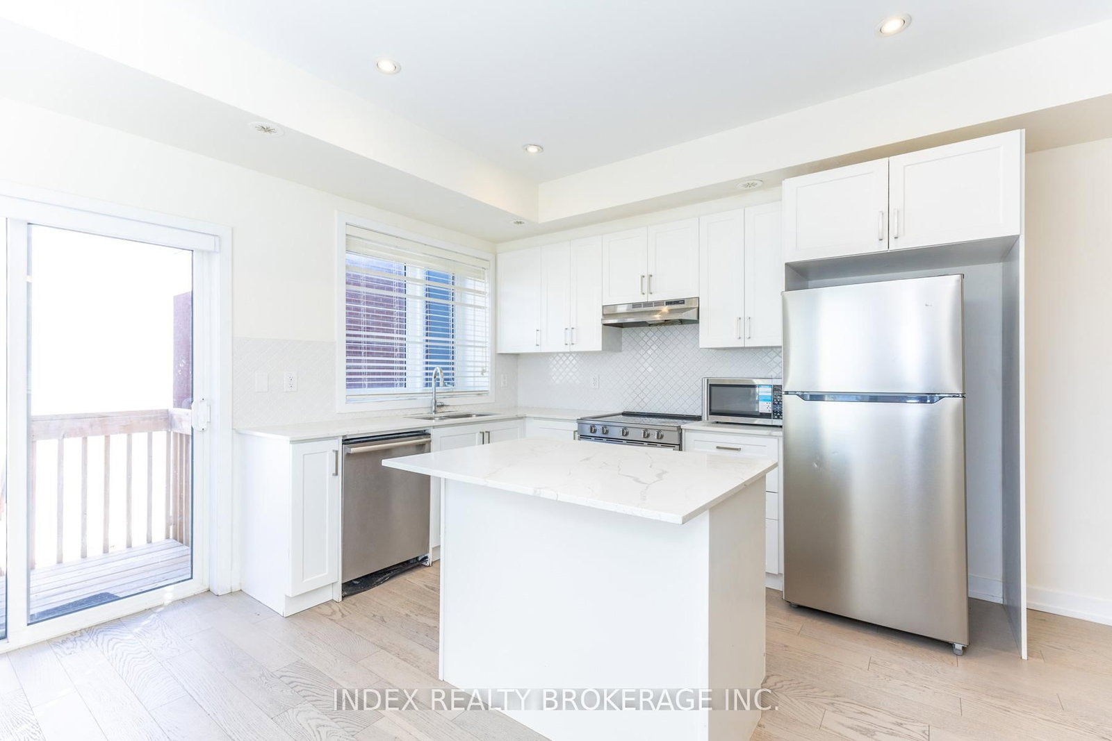 82 William Duncan Road - Photo 10