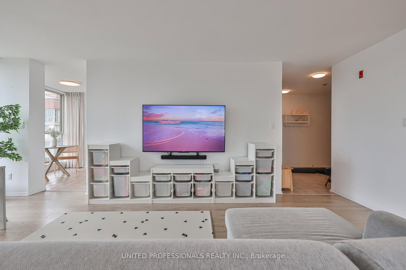 828 - 22 Southport St, Toronto, M6S 4Y9 | Image 2