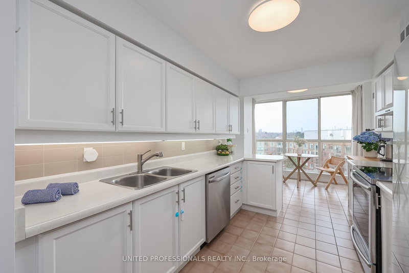 828 - 22 Southport St, Toronto, M6S 4Y9 | Image 3