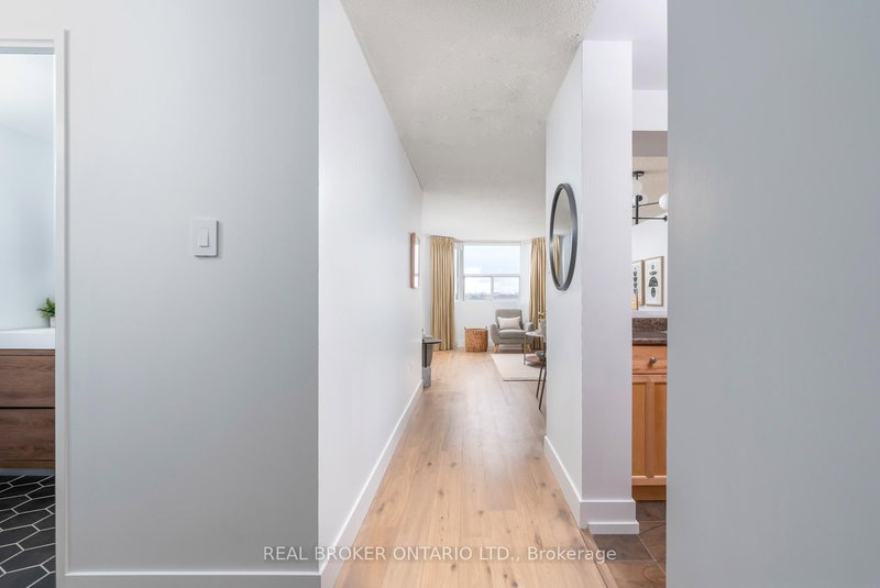 1601 - 3845 Lake Shore Blvd W, Toronto, M8W 4Y3 | Image 3