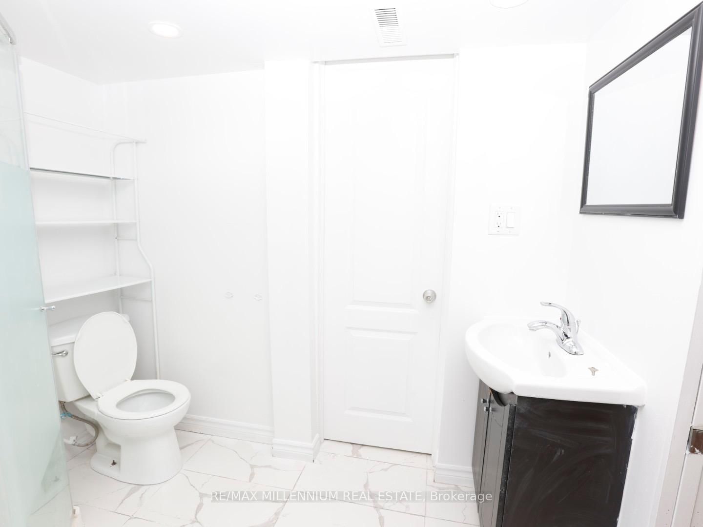 6482 Chaumont Crescent, Unit Lower - Photo 12