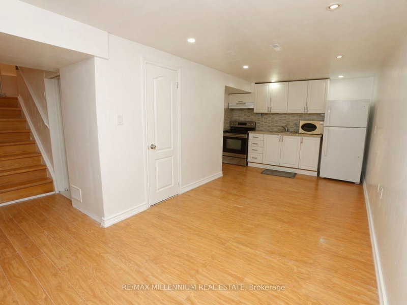 Lower - 6482 Chaumont Cres, Mississauga, L5N 2M8 | Image 2