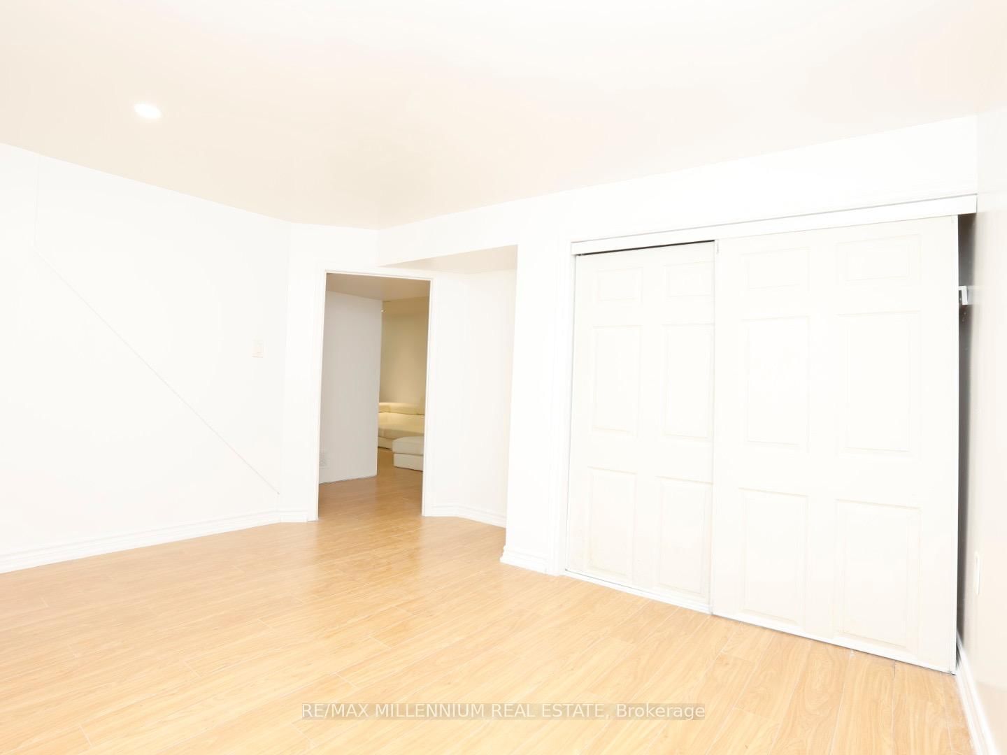 6482 Chaumont Crescent, Unit Lower - Photo 3