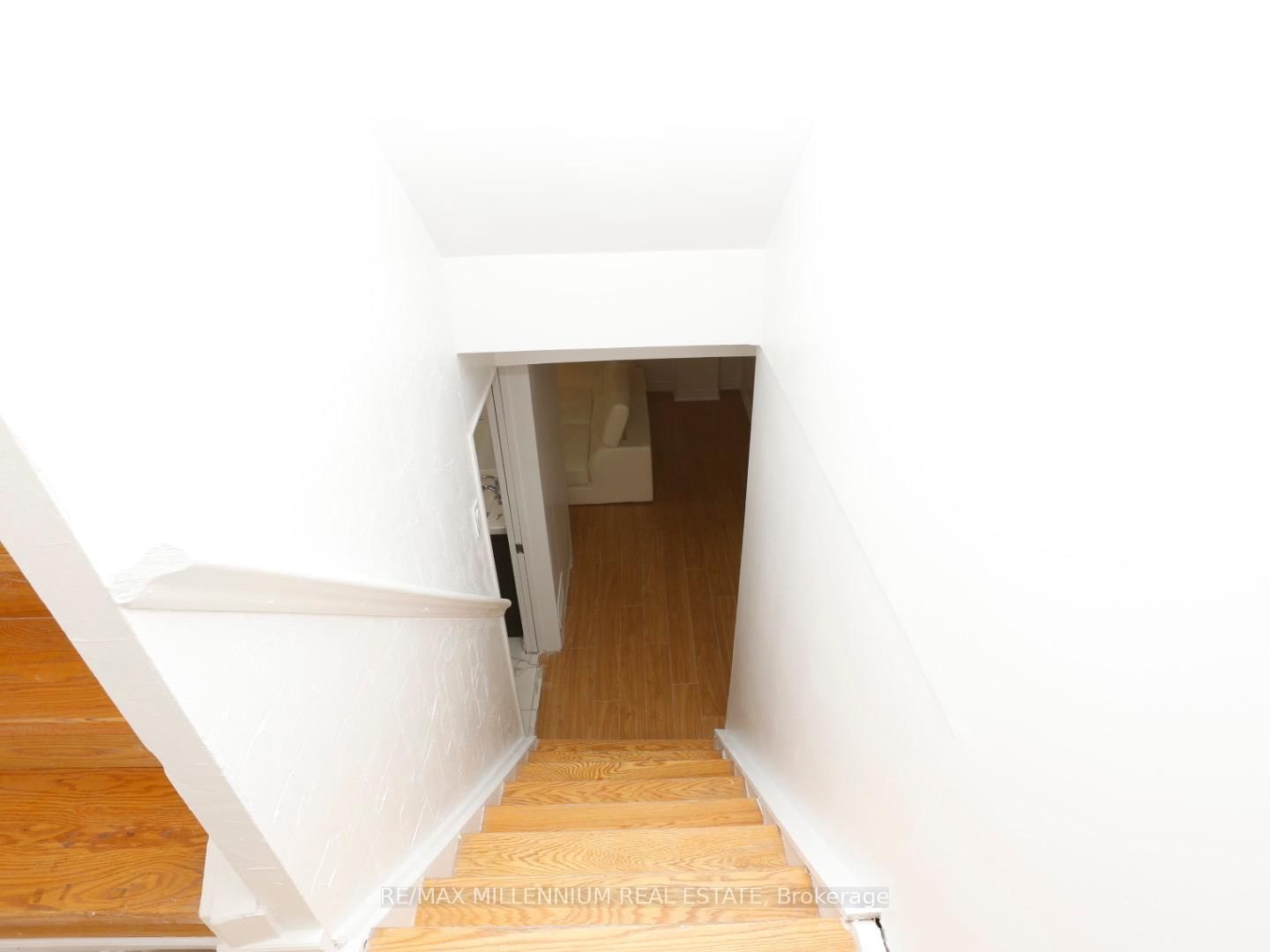 6482 Chaumont Crescent, Unit Lower - Photo 5