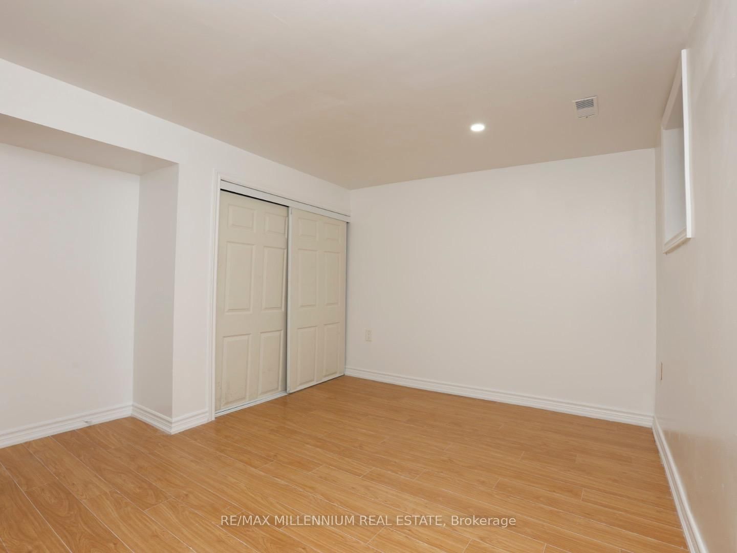 6482 Chaumont Crescent, Unit Lower - Photo 9