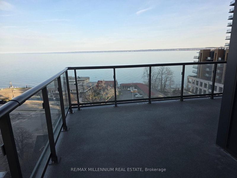 704 - 2075 Lakeshore Rd, Burlington, L7R 0H3 | Image 2