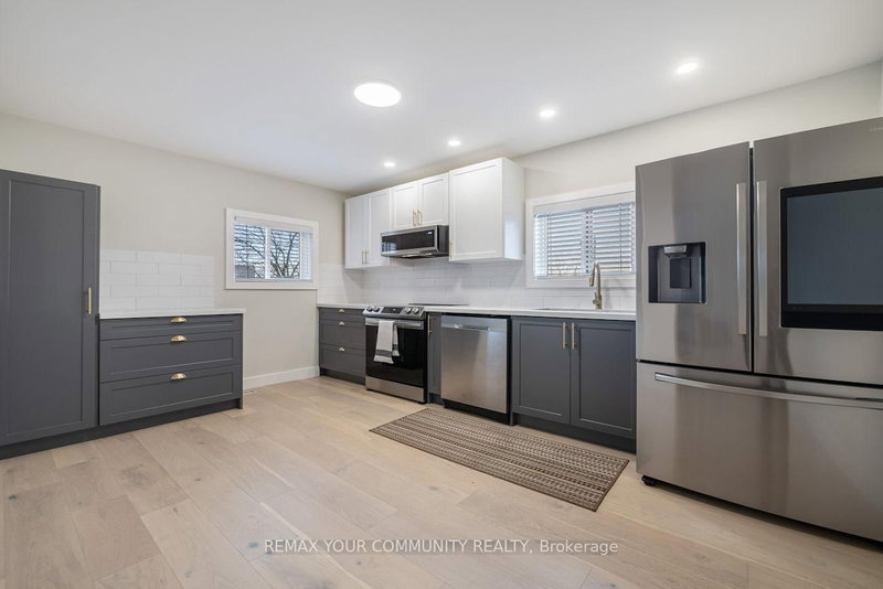 home for lease on 2nd Floor-42 Lockerbie Avenue