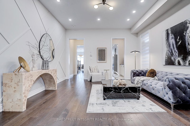 38 Settlers Rd E, Oakville, L6H 0Y8 | Image 2