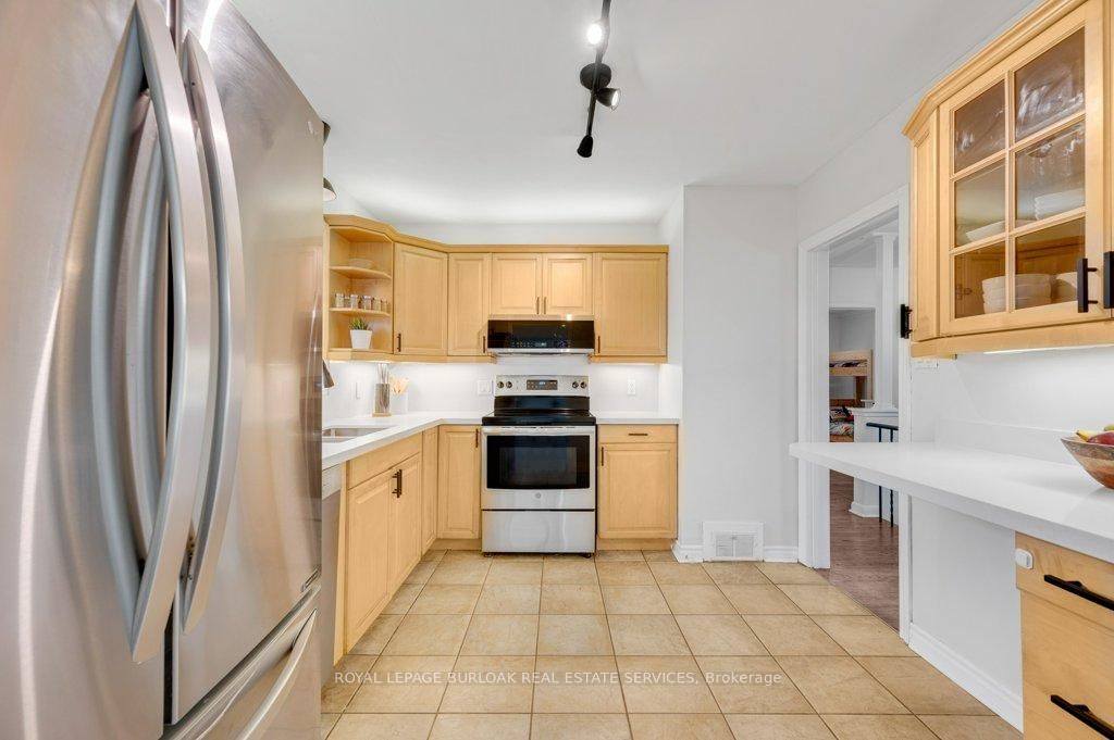 Detached House for sale at 602 Stephens Crescent, Oakville, Ontario, L6K 1Y3 - West - MLS: W13024512