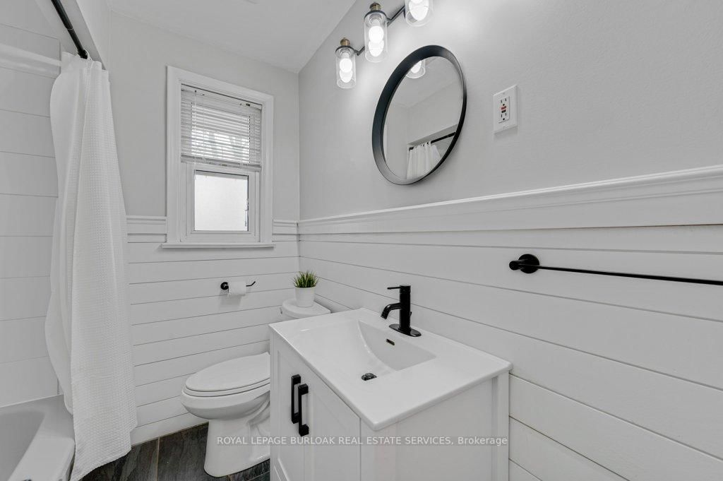 Detached House for sale at 602 Stephens Crescent, Oakville, Ontario, L6K 1Y3 - West - MLS: W13024512