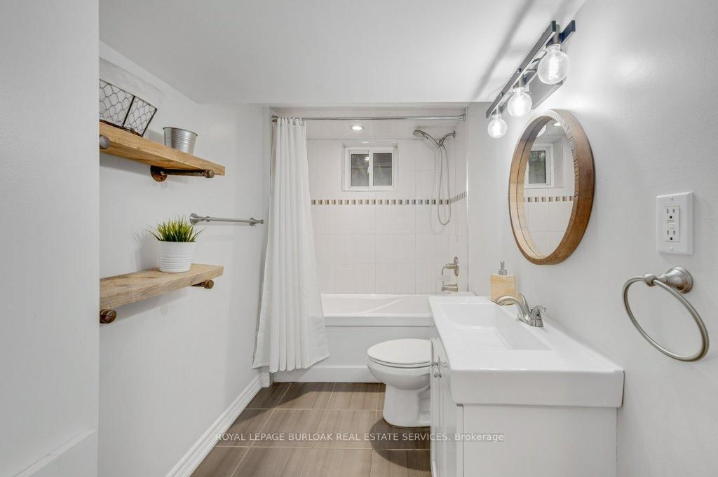 Detached House for sale at 602 Stephens Crescent, Oakville, Ontario, L6K 1Y3 - West - MLS: W13024512