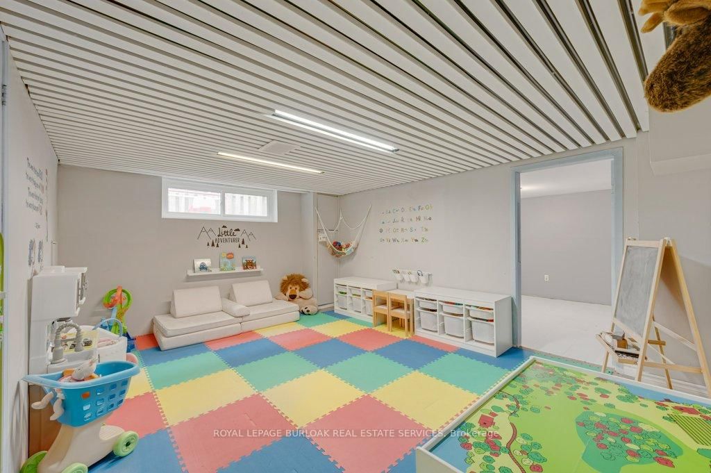 Detached House for sale at 602 Stephens Crescent, Oakville, Ontario, L6K 1Y3 - West - MLS: W13024512