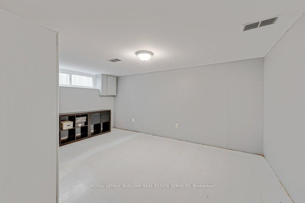 Detached House for sale at 602 Stephens Crescent, Oakville, Ontario, L6K 1Y3 - West - MLS: W13024512