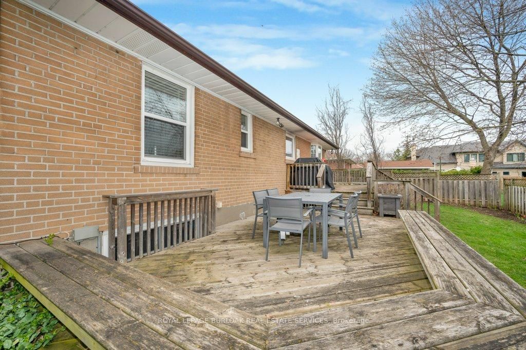 Detached House for sale at 602 Stephens Crescent, Oakville, Ontario, L6K 1Y3 - West - MLS: W13024512