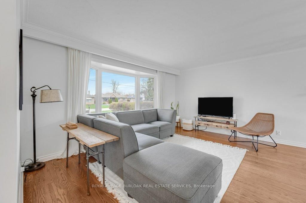 Detached House for sale at 602 Stephens Crescent, Oakville, Ontario, L6K 1Y3 - West - MLS: W13024512