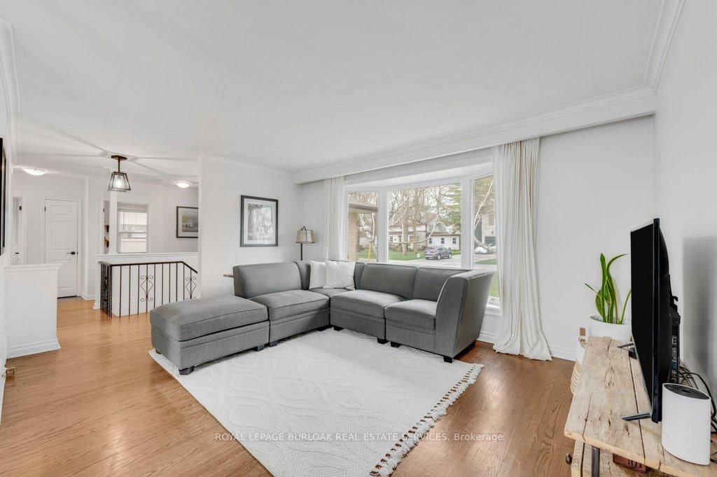 Detached House for sale at 602 Stephens Crescent, Oakville, Ontario, L6K 1Y3 - West - MLS: W13024512