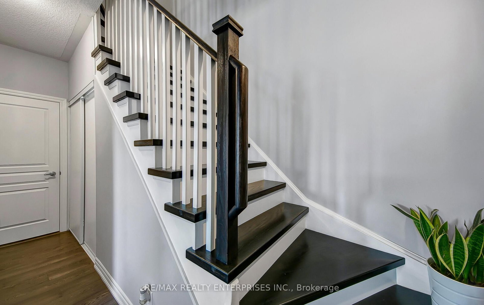 90 Eastwood Park Gardens, Unit 20 - Photo 13