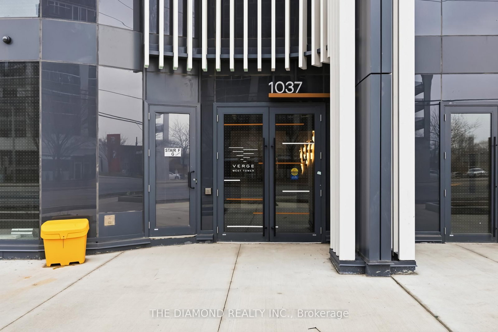 1037 The Queensway, Unit 307 - Photo 2