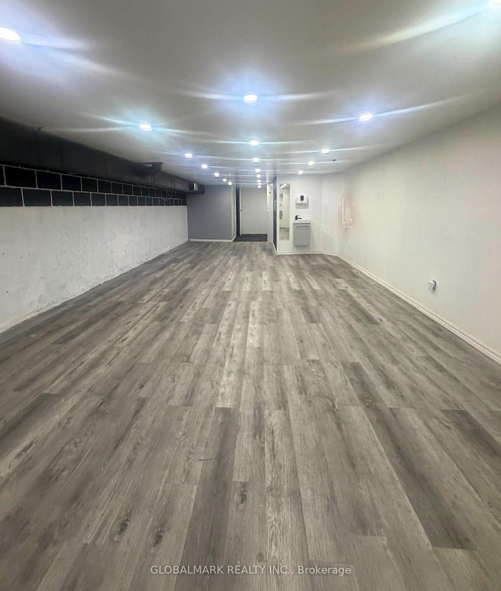 726 Lakeshore Road E - Photo 12