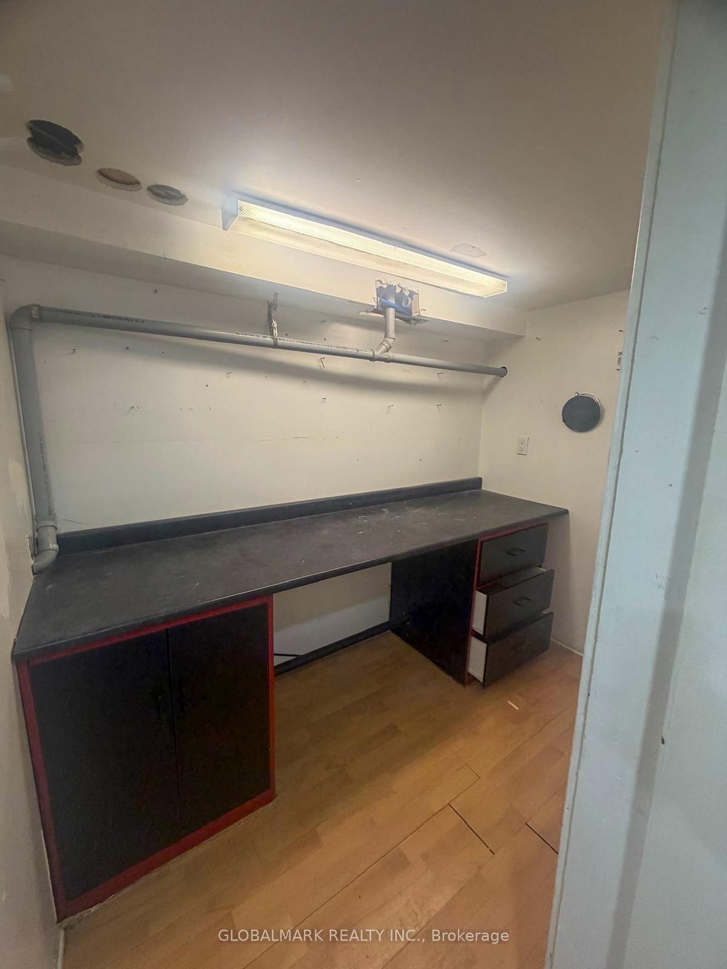 726 Lakeshore Road E - Photo 14