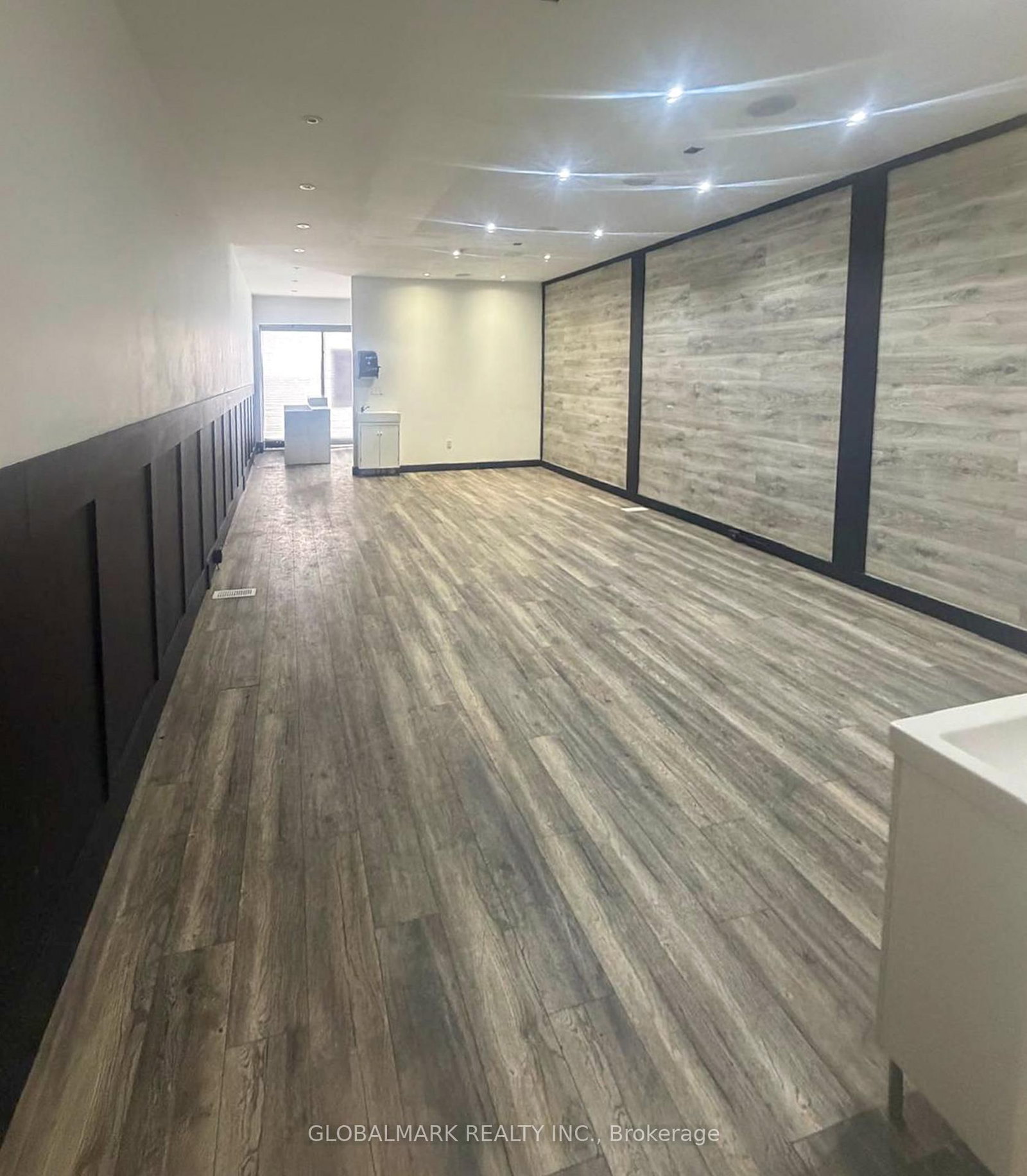 726 Lakeshore Road E - Photo 6